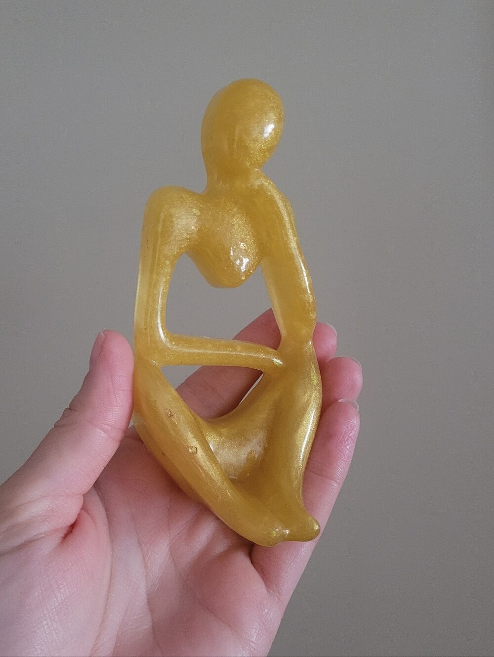 Feminine Hand-poured Resin Artistic Body Figure, Golden Swirl